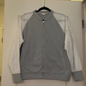 Gap light weight bomber with perforated sleeves
